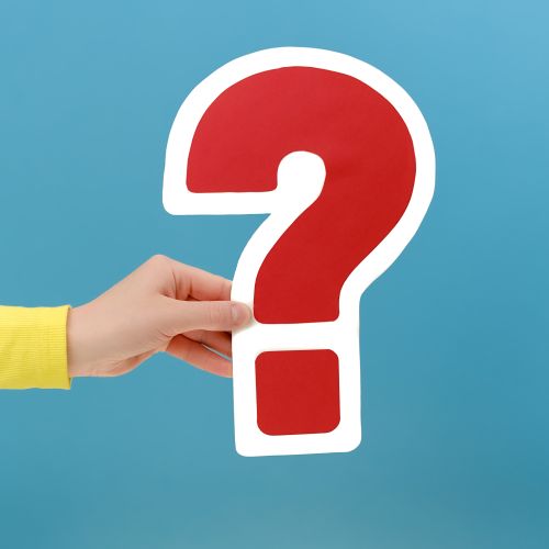 Varuhi revolucionarne dediščine danes praznujejo, a ni jasno, česa se spominjajo