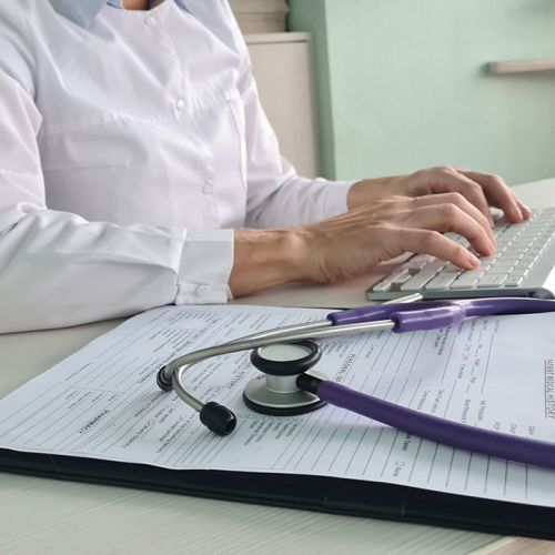 Je zakon o kakovosti v zdravstvu dosežek vlade ali zgolj črka na papirju?