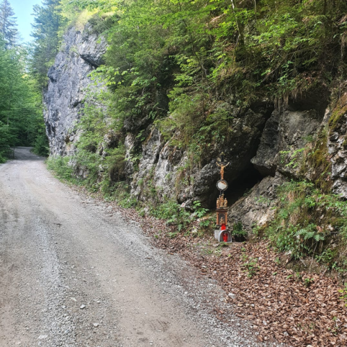 Umorjeni Matej Krof (1916–1950): Priljubljen koroški dušni pastir, zato trn v peti komunističnih oblasti