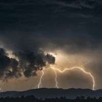 uqprf_thunder-4963719-1280.jpg